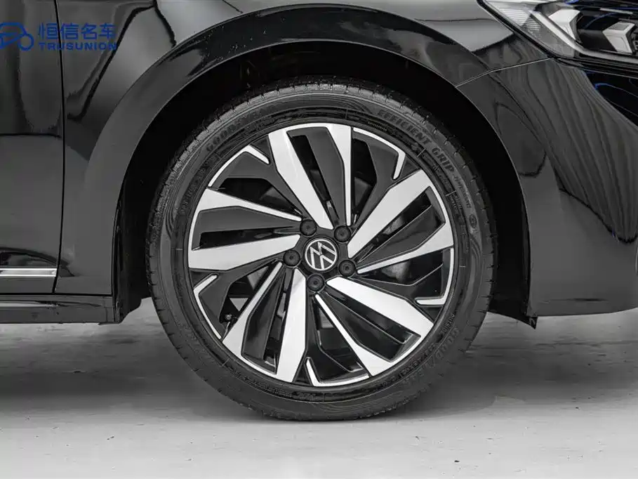 Volkswagen Passat 2023 — фото 11