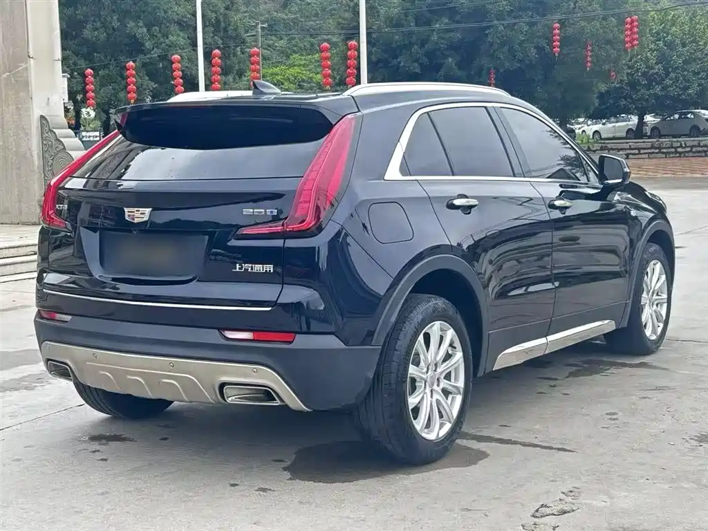 Cadillac XT4 2022 — фото 11