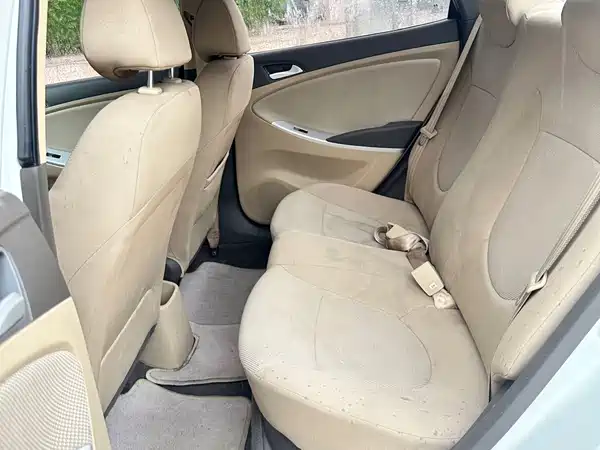 Hyundai Accent 2014
