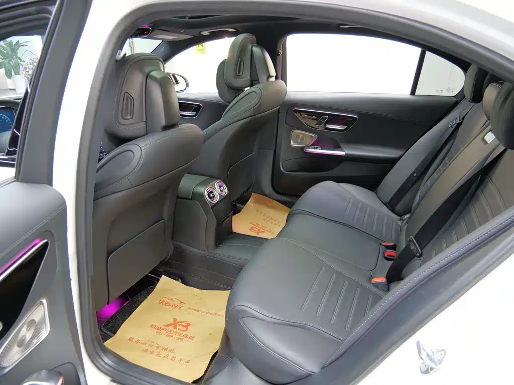 Mercedes-Benz C-Class 2023 — фото 16