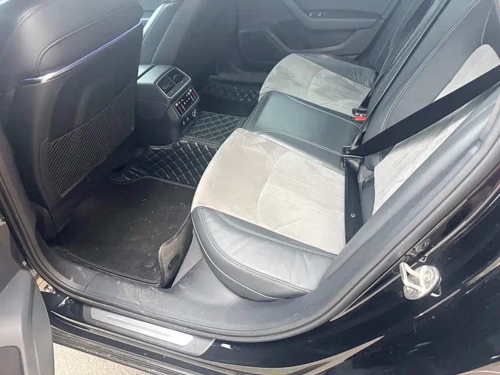 Audi A6L 2023
