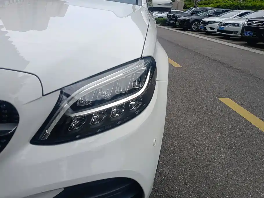 Mercedes-Benz C-Class 2021