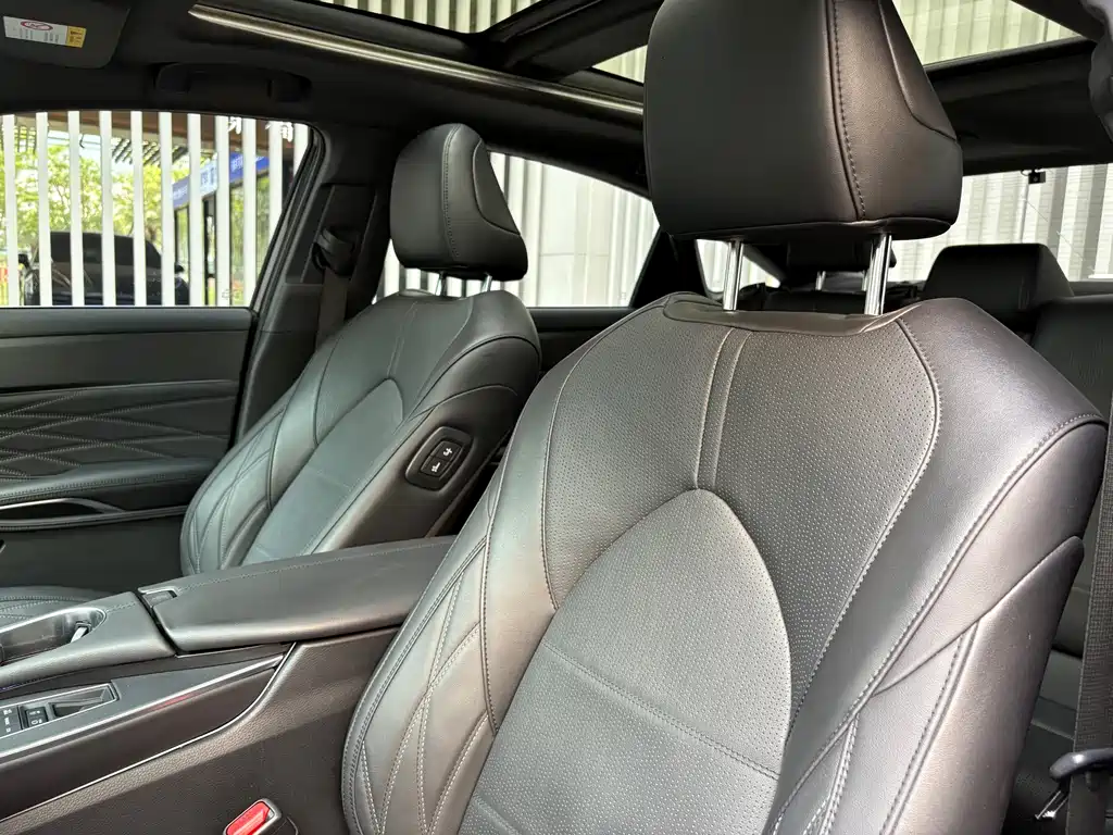 Toyota Avalon 2019 — фото 10