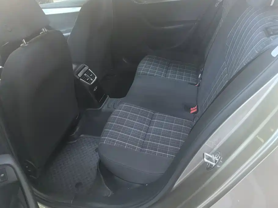 Skoda Octavia 2017 — фото 11