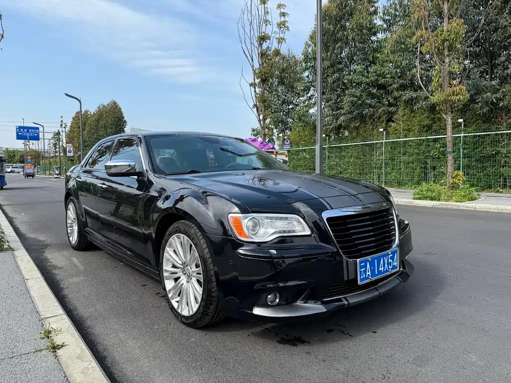 Chrysler 300C 2014 — фото 3