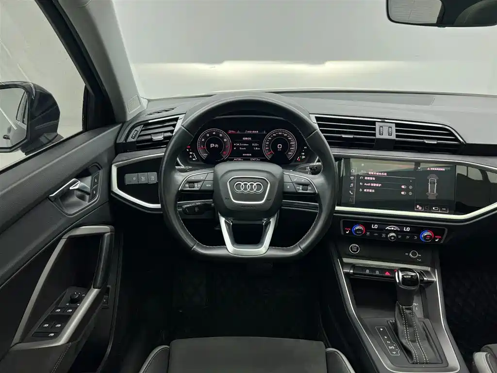 Audi Q3 2022 — фото 18