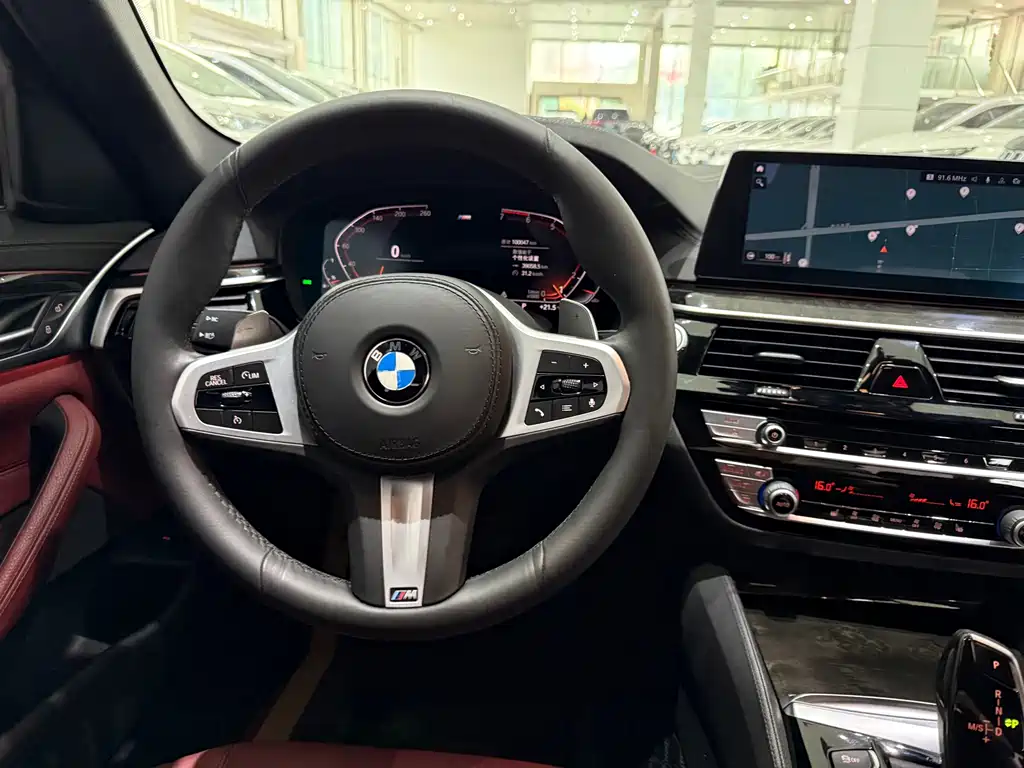 BMW 5 Series 2020 — фото 12