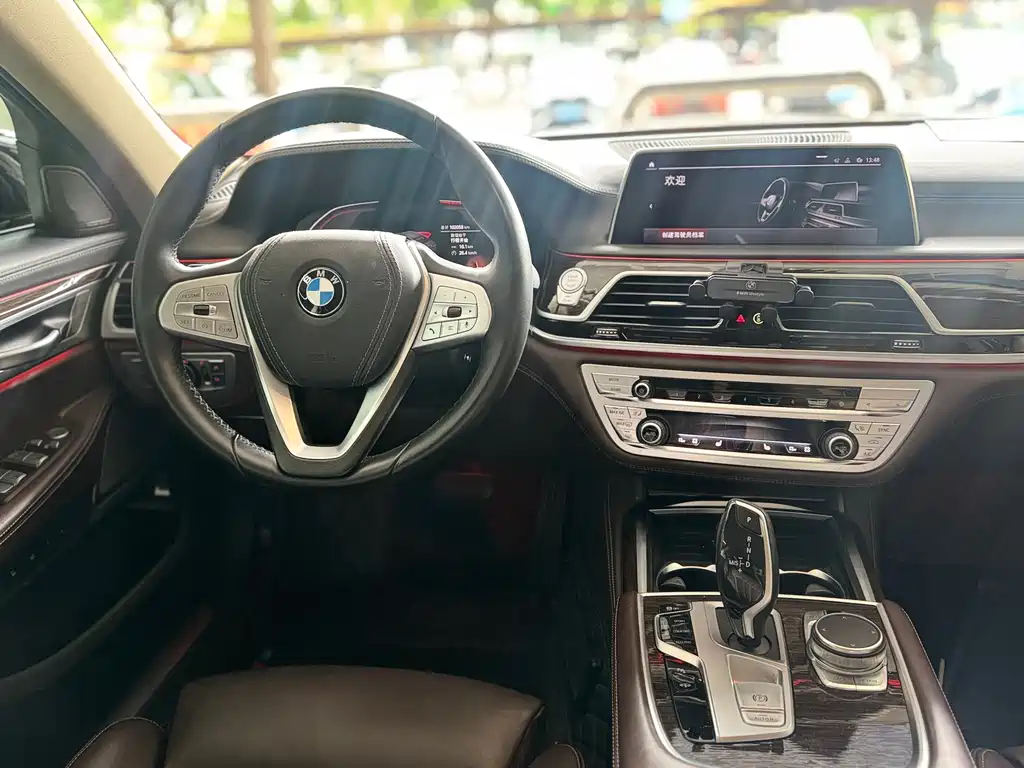 BMW 7 Series 2020 — фото 6