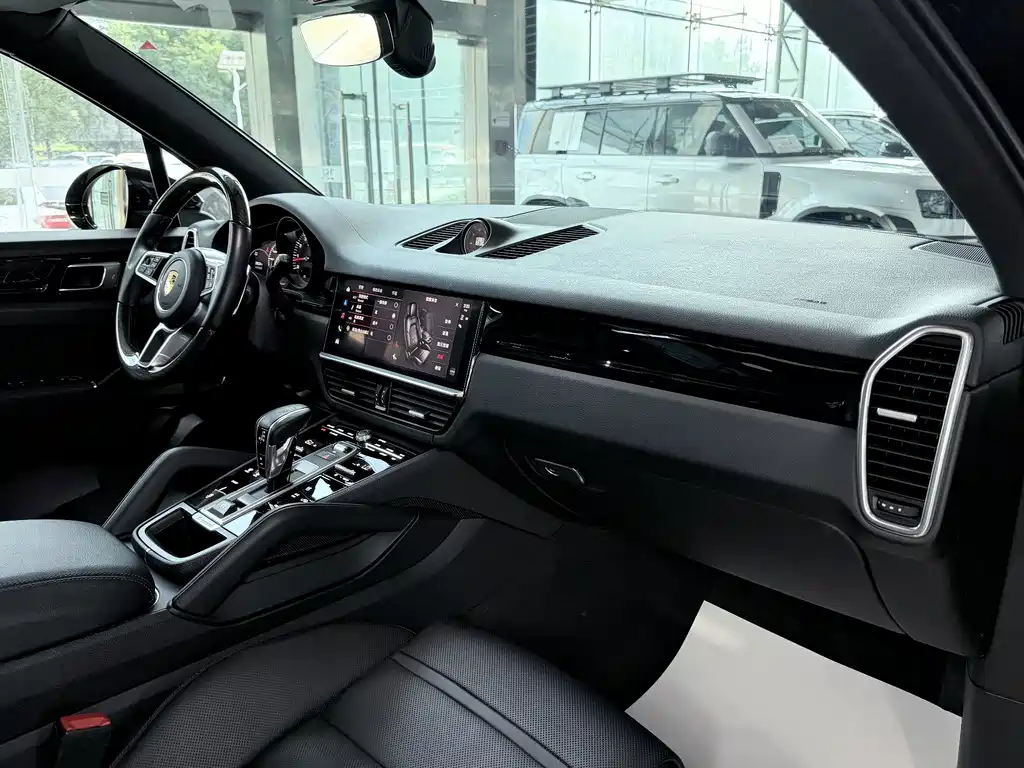 Porsche Cayenne 2022 — фото 16