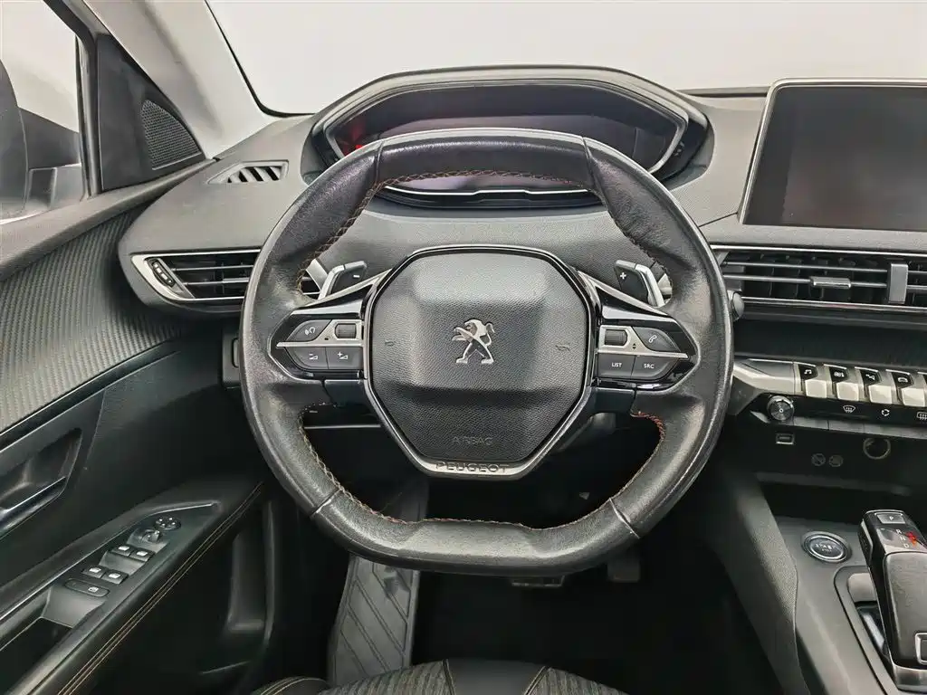Peugeot 5008 2017 — фото 11