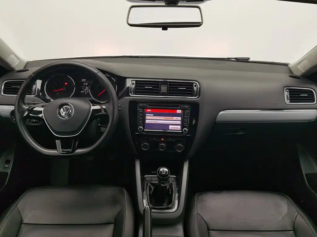 Volkswagen Sagitar 2016