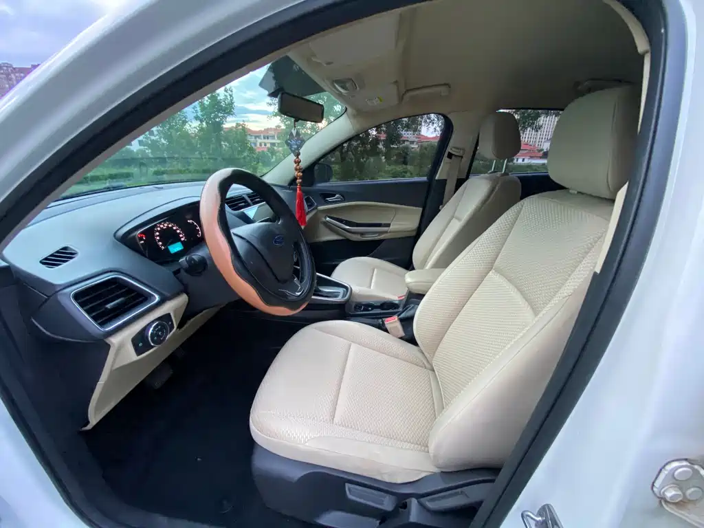 Ford Forrest 2016 — фото 10