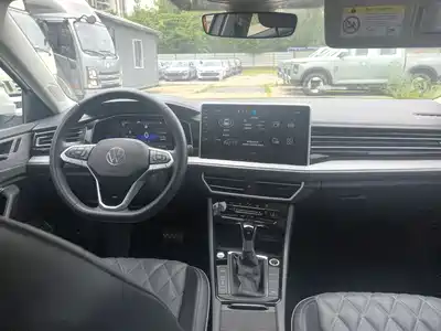 Volkswagen Sagitar 2023