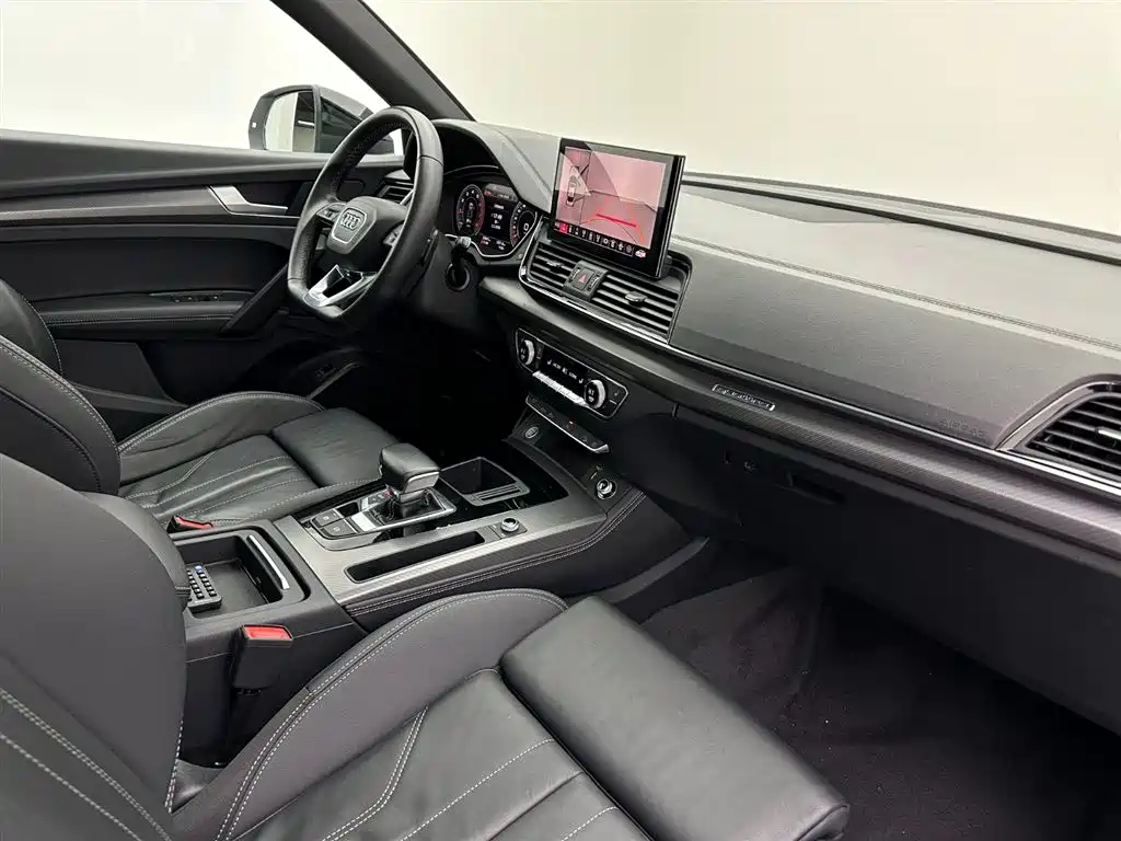 Audi Q5L 2023 — фото 15