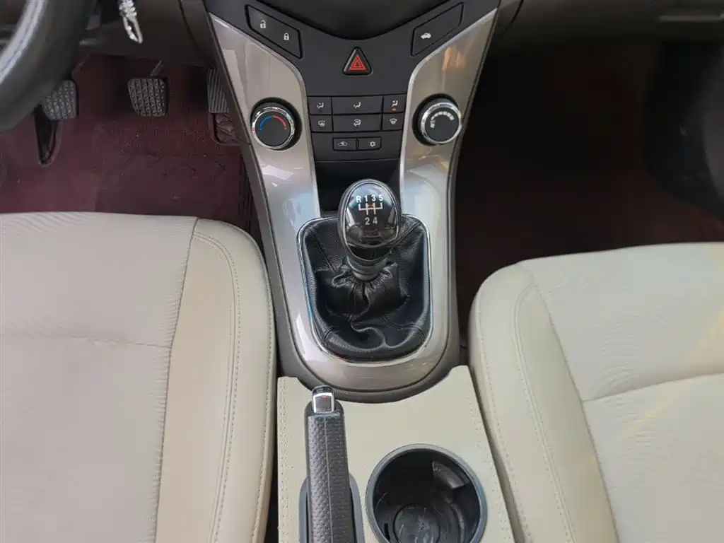 Chevrolet Cruze 2016 — фото 14