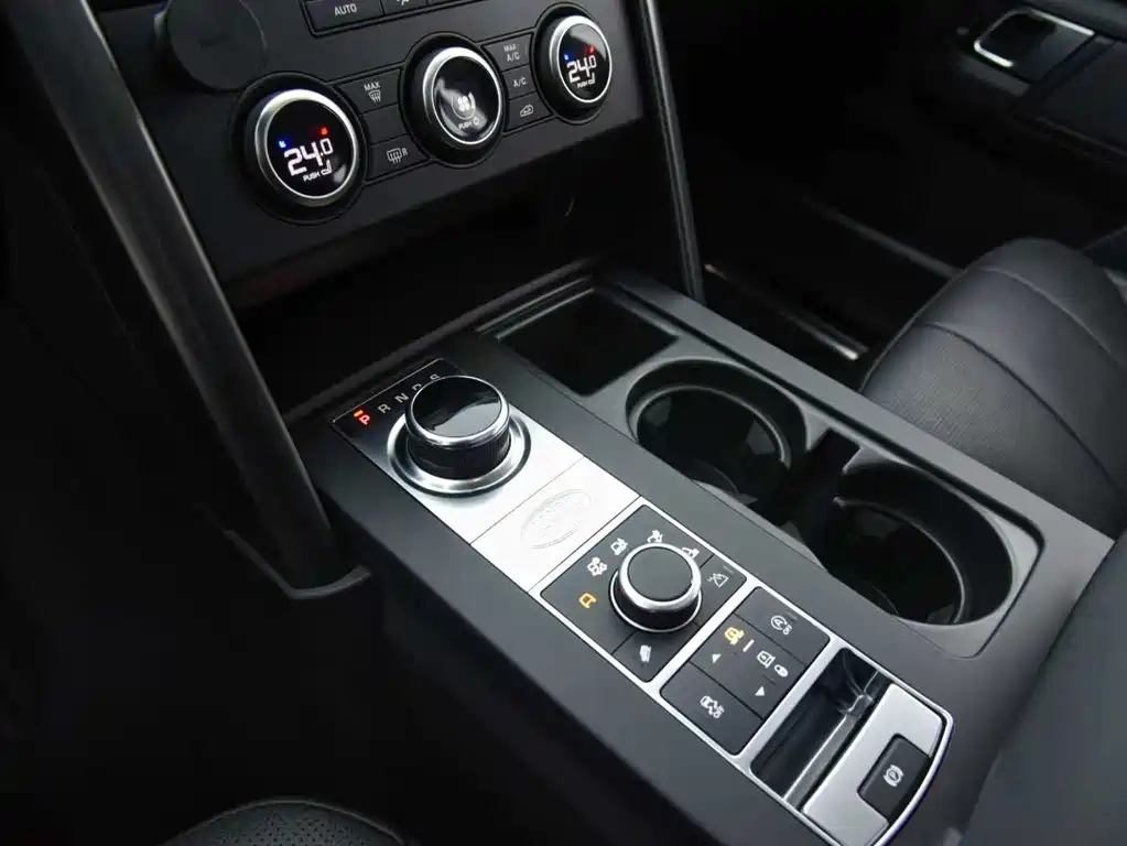 Land Rover Discovery 2021 — фото 9