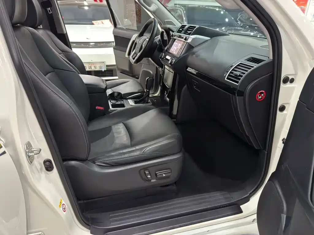 Toyota Prado 2016 — фото 10