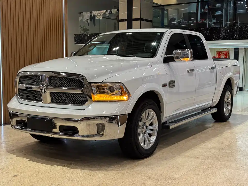 RAM Trucks 2016 — фото 1