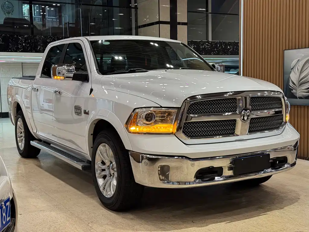 RAM Trucks 2016 — фото 3
