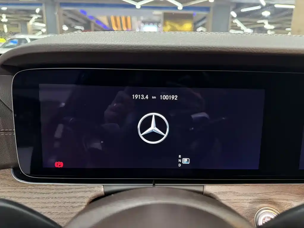 Mercedes-Benz E-Class 2022 — фото 11