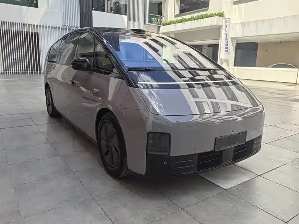 Li Auto MEGA 2025