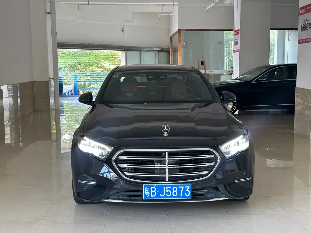 Mercedes-Benz E-Class 2024