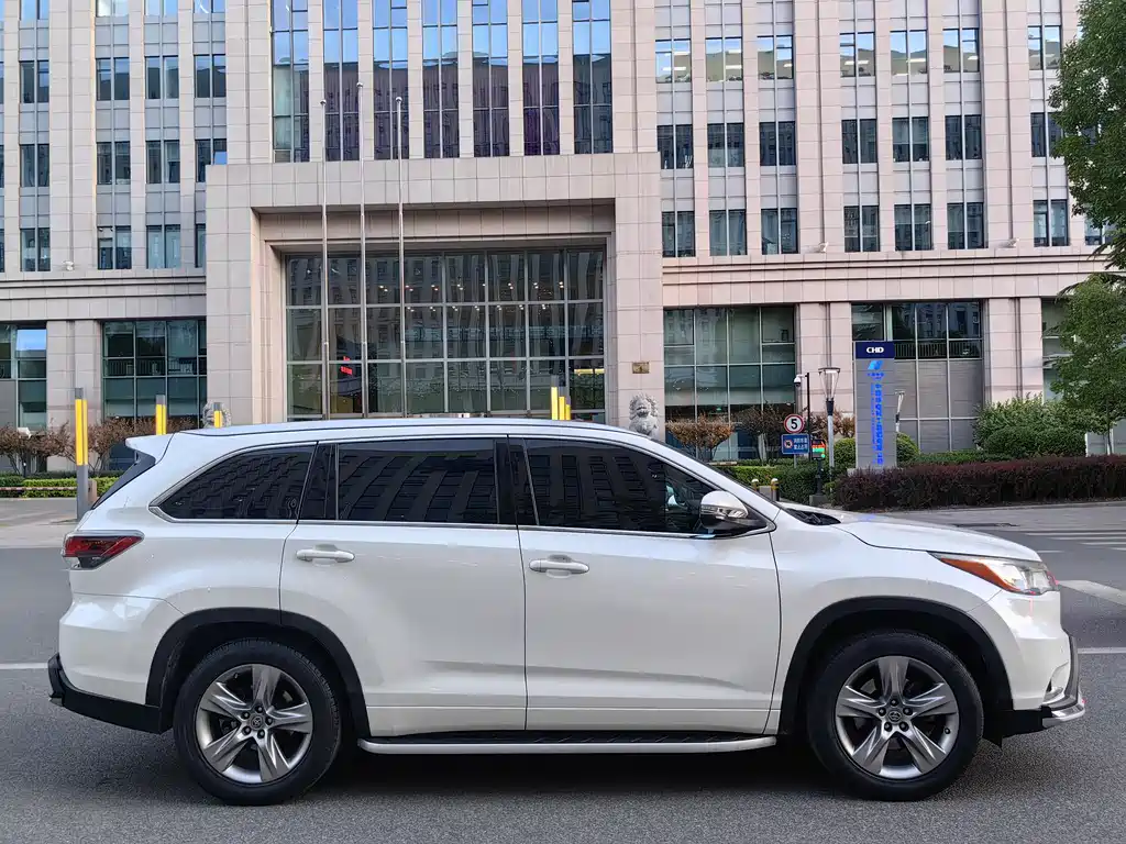 Toyota Highlander 2016 — фото 8
