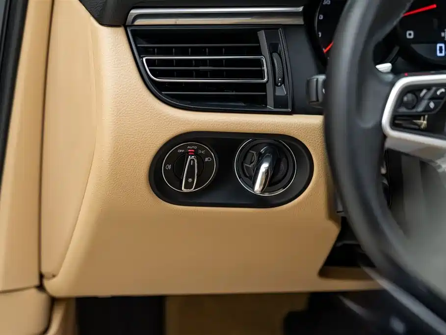 Porsche Macan 2020 — фото 15