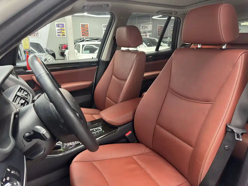 BMW X3 2013 — фото 12