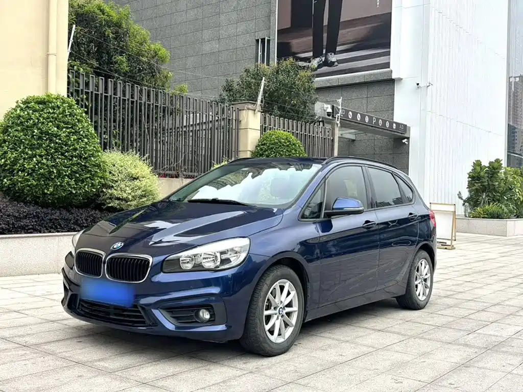 BMW 2 Series Active Tourer 2017 — фото 3