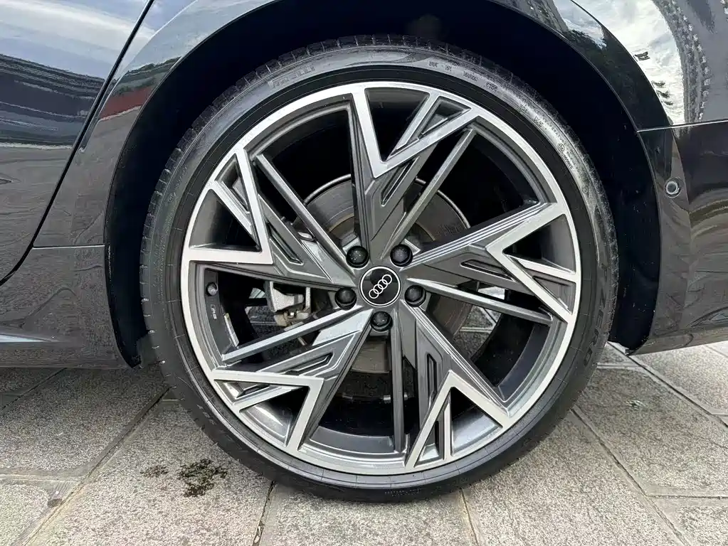 Audi A7L 2023 — фото 30