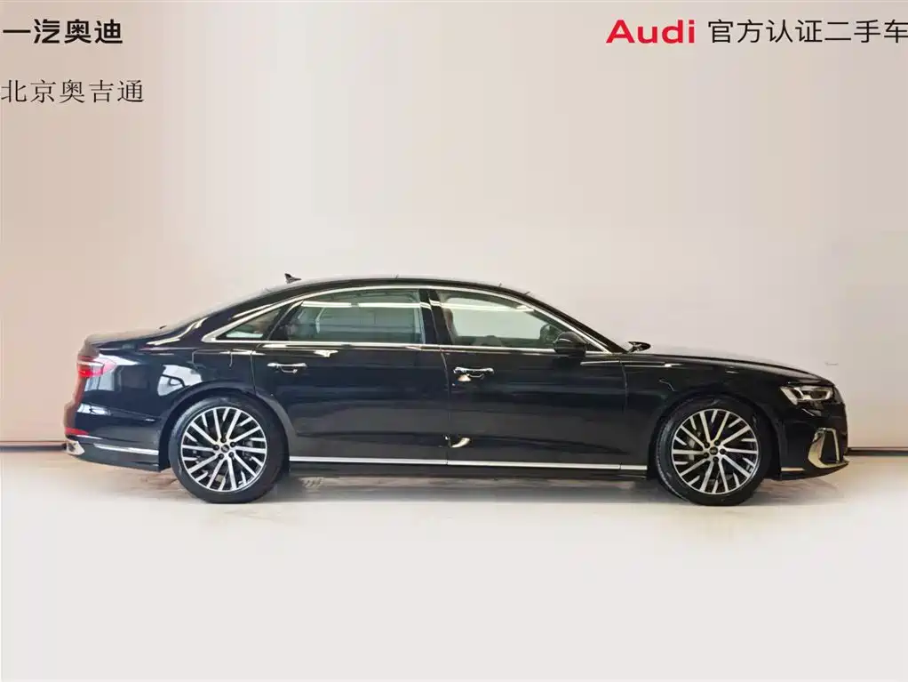 Audi A8 — фото 24
