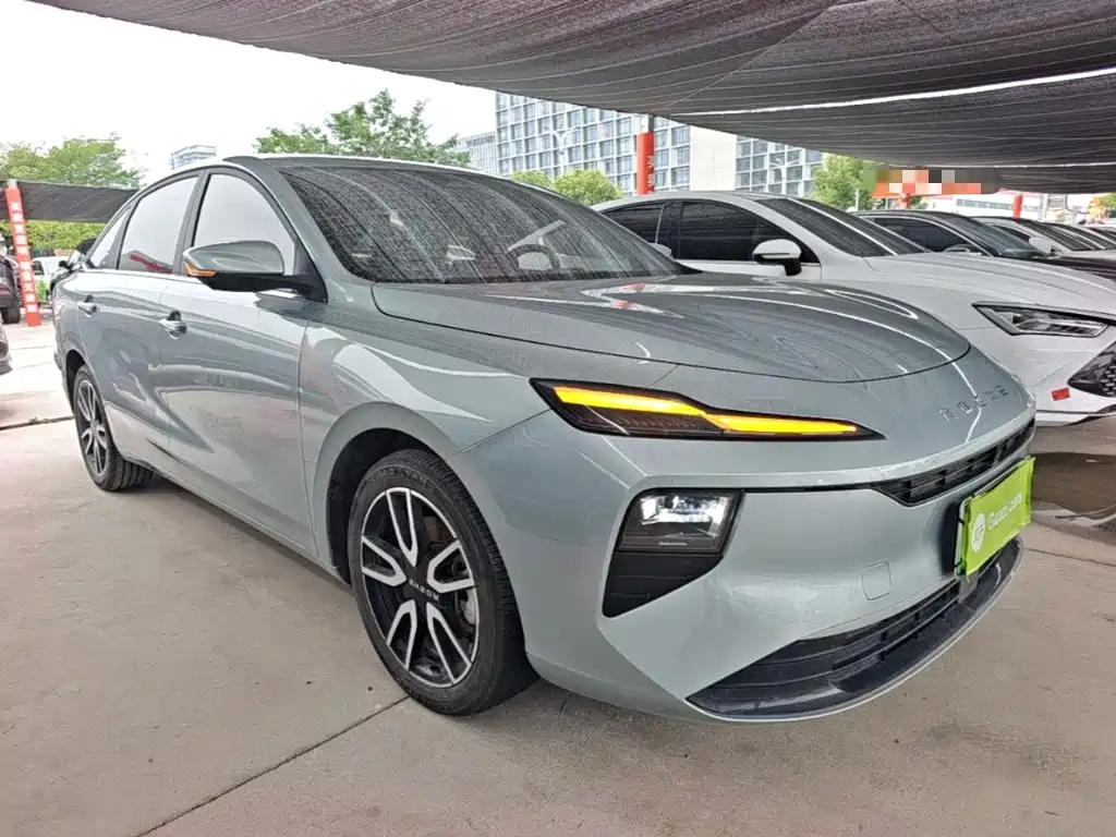 Roewe D6 2025