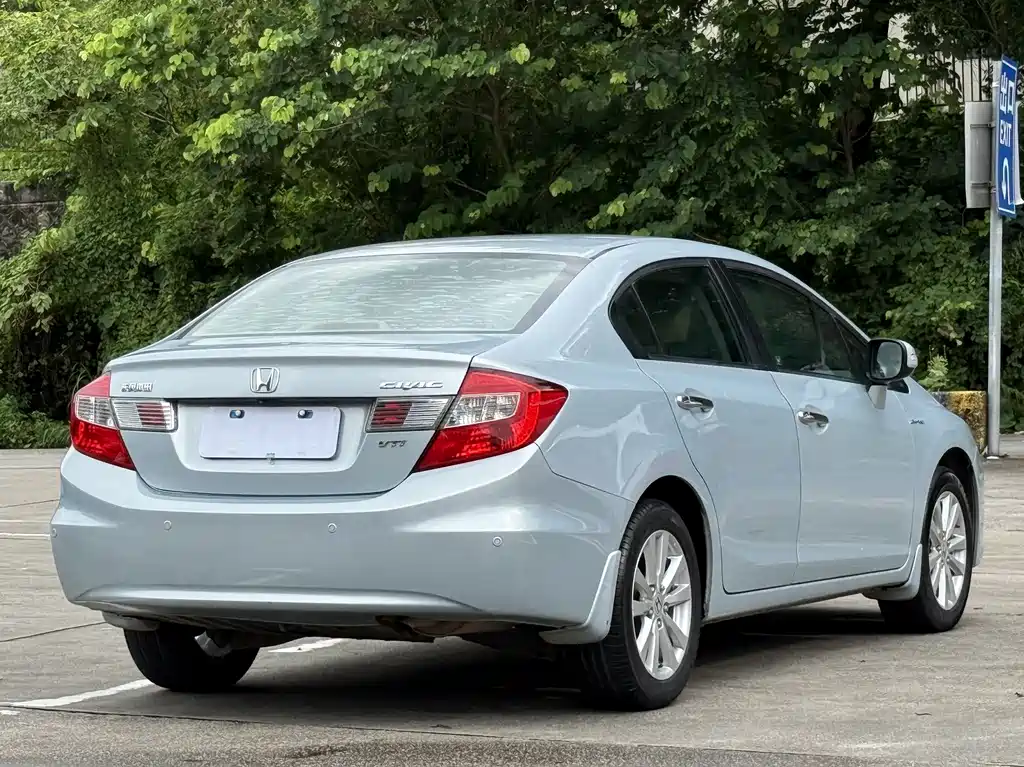Honda Civic 2012 — фото 13
