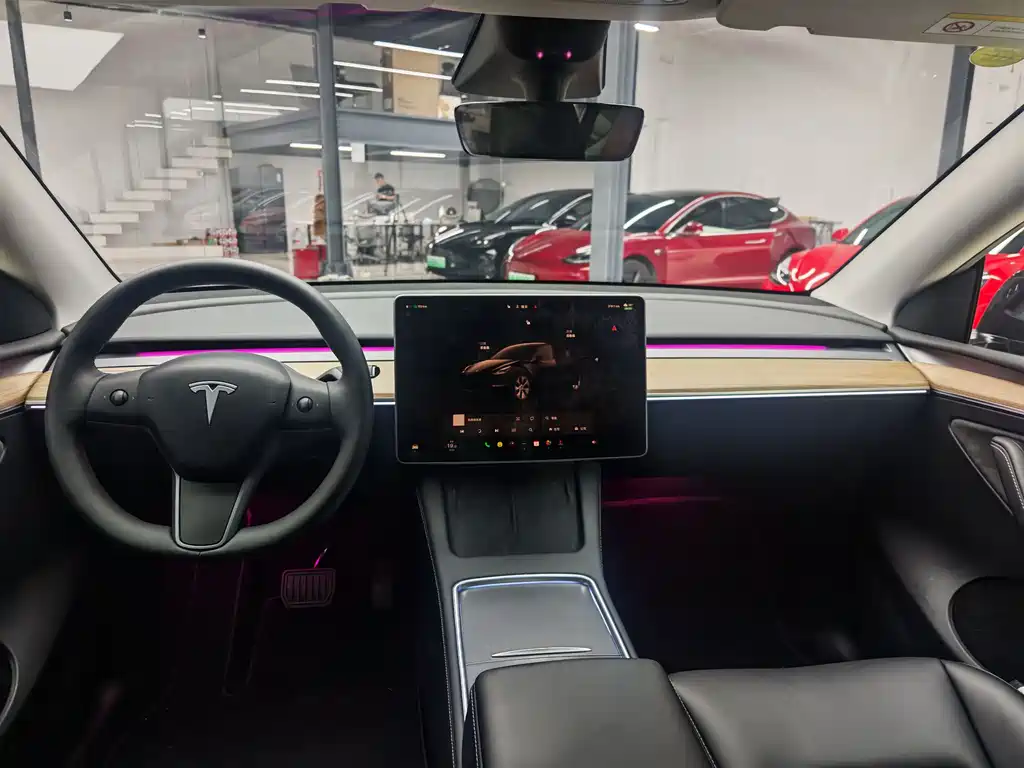 Tesla Model Y 2022 — фото 10