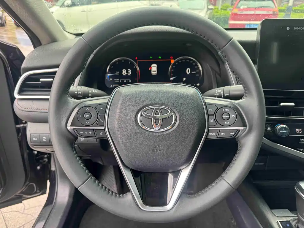 Toyota Camry 2021 — фото 19