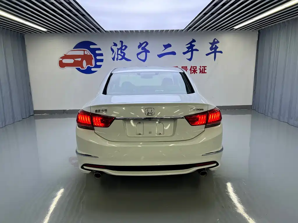Honda Spirior 2016 — фото 18