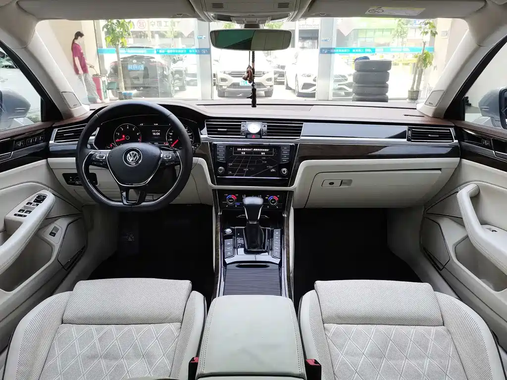 Volkswagen Phideon 2017 — фото 14