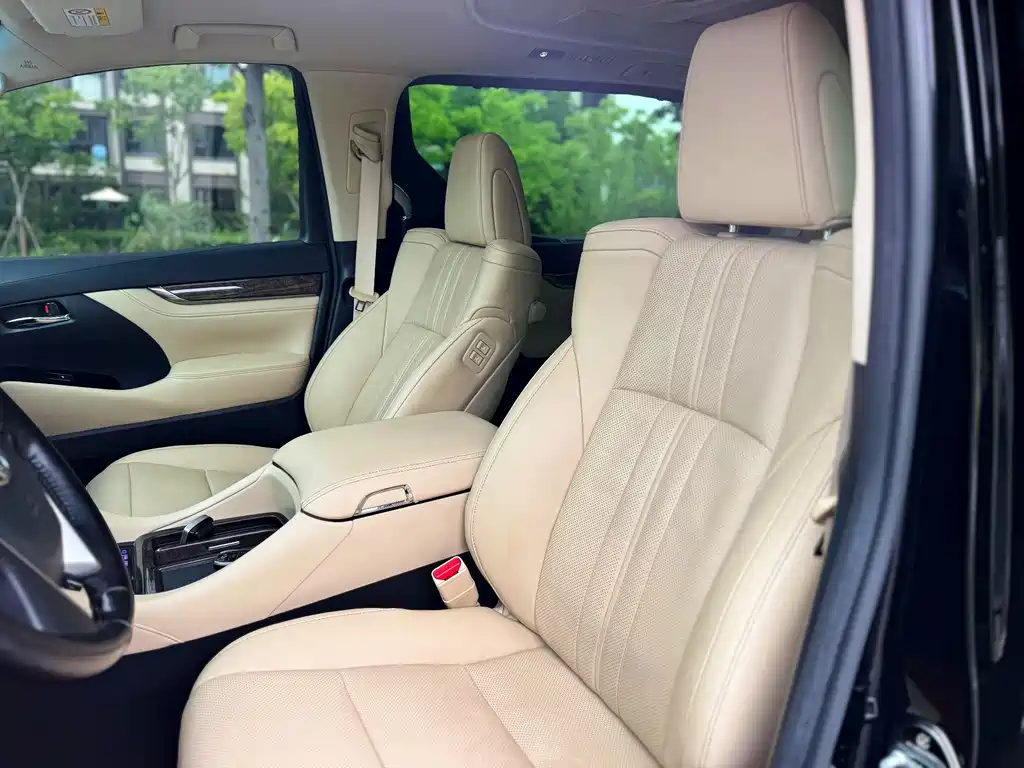Toyota Alphard 2020 — фото 11