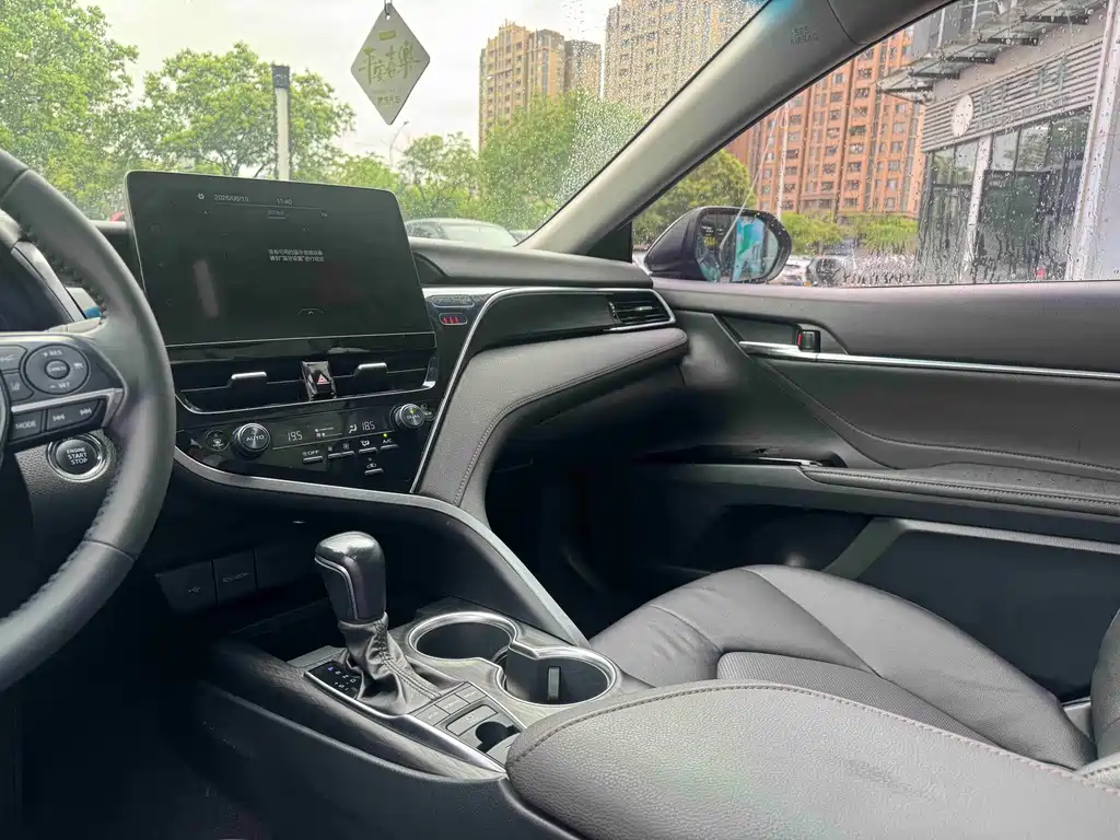 Toyota Camry 2021 — фото 21
