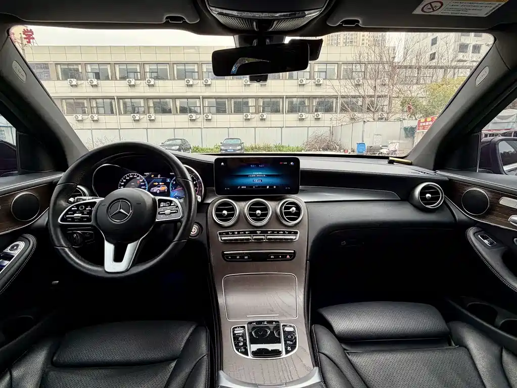 Mercedes-Benz GLC 2020 — фото 19
