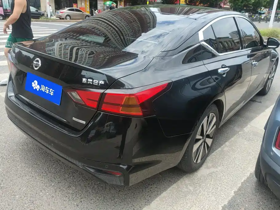 Nissan Teana 2022