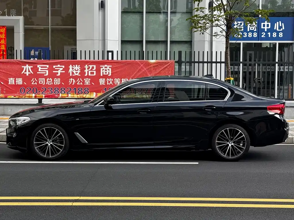BMW 5 Series 2020 — фото 18