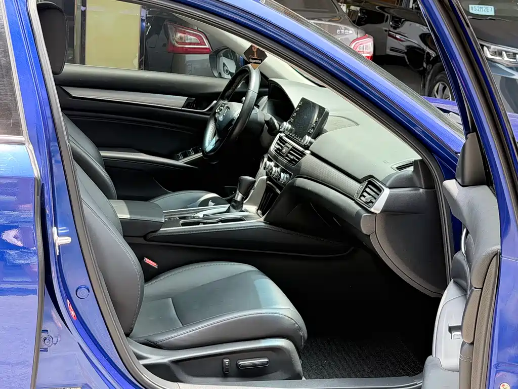 Honda Accord 2019 — фото 10