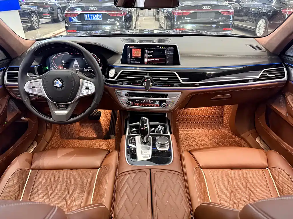 BMW 7 Series 2020 — фото 7