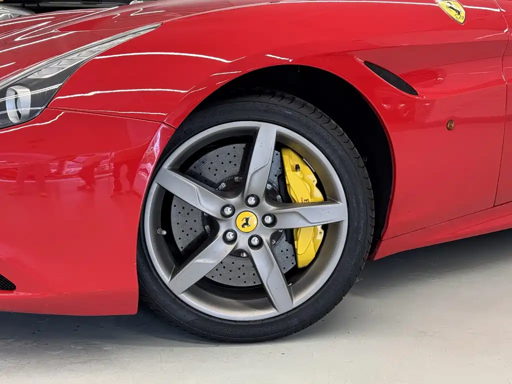 Ferrari California T 2015 — фото 13