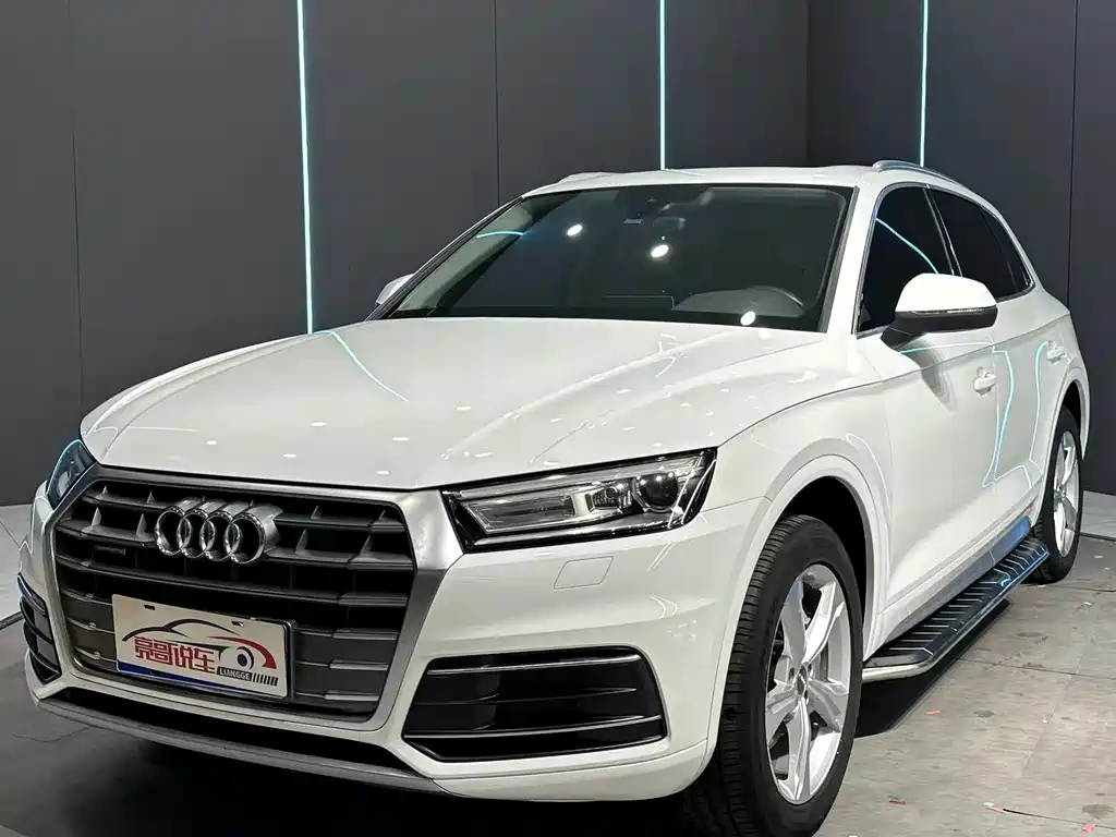 Audi Q5L 2019 — фото 1