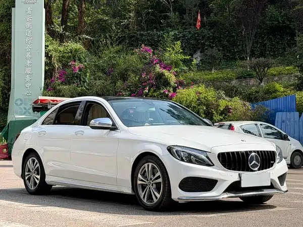 Mercedes-Benz C-Class 2020