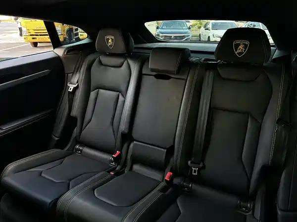 Lamborghini Urus 2023