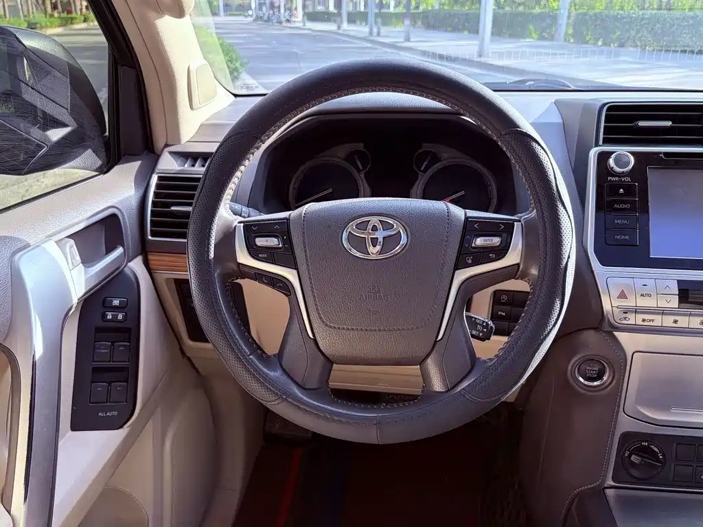 Toyota Prado 2019 — фото 12